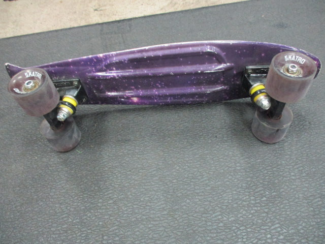 Load image into Gallery viewer, Used Skatro 22&quot; Penny Board
