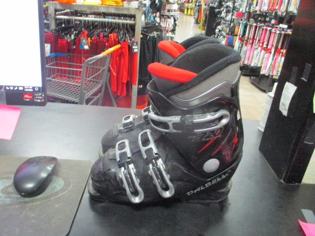 Load image into Gallery viewer, Used Dalbello DX320 Equipe Ski Boots Size 22.5 - 23.5
