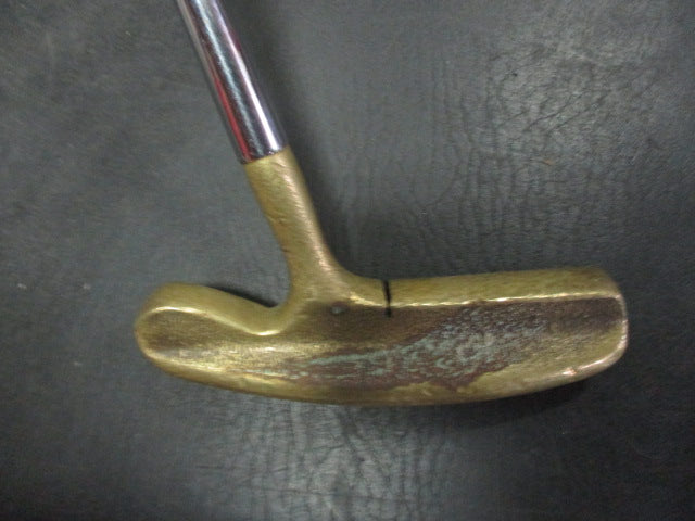 Load image into Gallery viewer, Used Bulls Eye 35&#39;&#39; Putter
