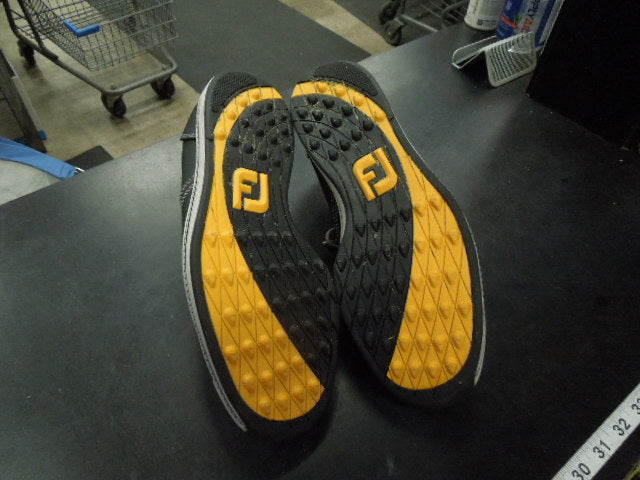 Load image into Gallery viewer, Used Footjoy Contour Golfing Shoes Size 8.5
