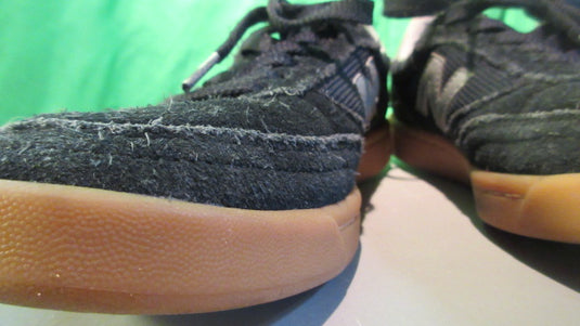 Used New Balance Girls Low Profile 5Y Shoes