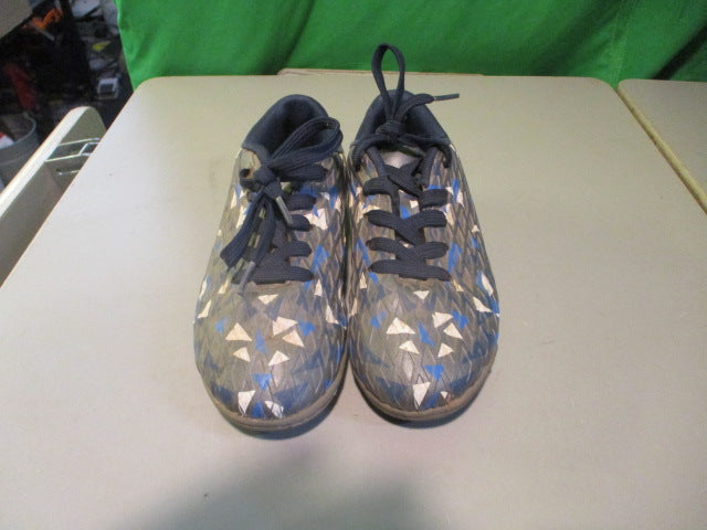 Load image into Gallery viewer, Used Dream Paris Size Junior 1 Indoor Soccer Cleats
