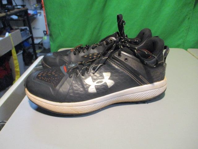 Load image into Gallery viewer, Used Under Armour Yard Charged Size 8 Turf Cleats
