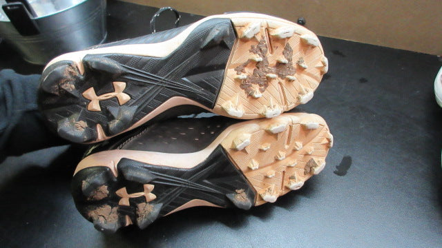 Load image into Gallery viewer, Used Under Armour Leadoff Low RM Baseball Cleats - Size Youth 2
