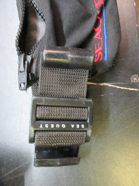 Load image into Gallery viewer, Used SeaQuest Size Small  Weight DIVE BELT (Belt Only)
