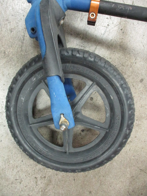 Load image into Gallery viewer, Used Strider Ultra Light Balance Bike
