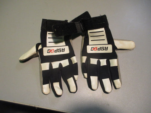 Used RSP GO Youth Batting Gloves