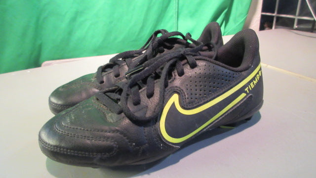 Load image into Gallery viewer, Used Nike Tiempo Youth 1Y Soccer Cleats
