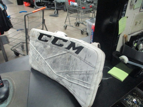 Used CCM P2.9 Sr Hockey Goalie Blocker