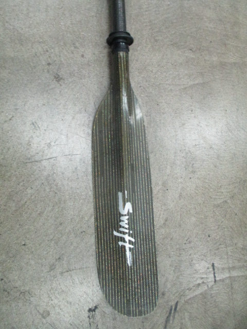 Load image into Gallery viewer, Used Swift 2 Piece Carbon Fiber 90&quot; Kayak Paddle
