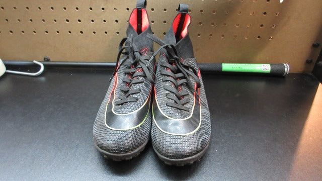 Load image into Gallery viewer, Used Mens High Top Indoor Soccer Shoes- Size 8.5
