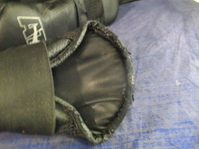 Load image into Gallery viewer, Used ATA Sparring Shoes Size 7 - some wear
