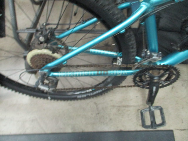 Load image into Gallery viewer, Used Diamondback LUX ST 27.5&quot; 24 Speed Mountain Bike
