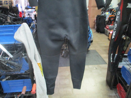 Used dark Lightning Size MT Full Wetsuit