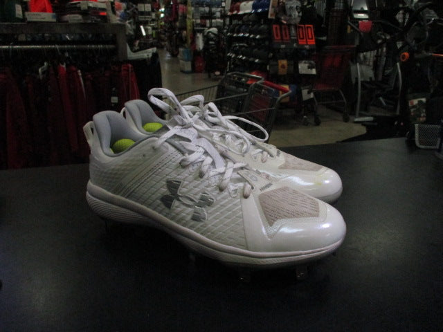 Load image into Gallery viewer, Used Under Armour Yard Metal Baseball Cleats Size 8
