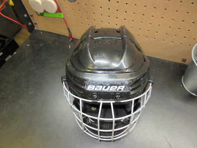 Load image into Gallery viewer, Used Bauer Prodigy Youth Hockey Helmet - 6 - 6 5/8
