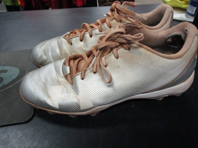 Load image into Gallery viewer, Used Under Armour Leadoff Size 7 Cleats
