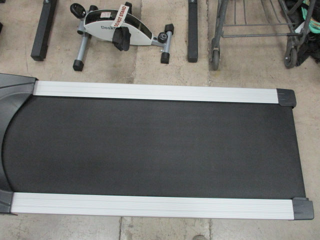Load image into Gallery viewer, Used True M50 Treadmill
