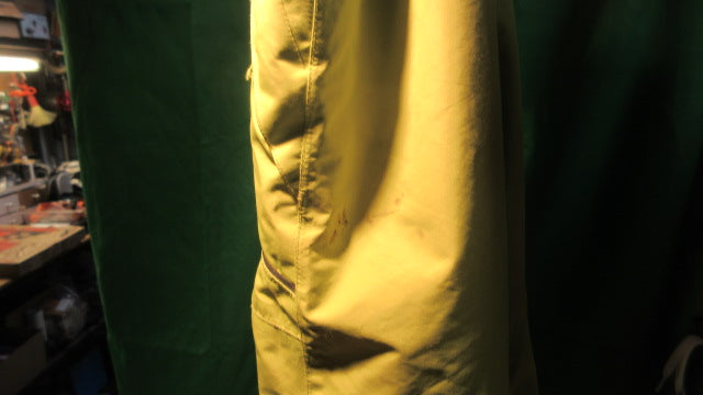 Load image into Gallery viewer, Used Youth Crivit Snow Pants w/ Suspenders Size 2-4 Black imperfections back of
