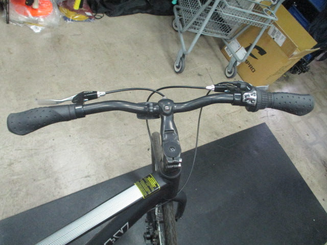 Load image into Gallery viewer, Used Infinity Boss Three Disk 700C 7 Speed Mountain Bicycle
