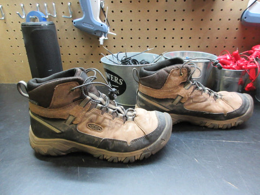 Used KEEN Targhee IV Waterproof Hiking Boots - Size 5