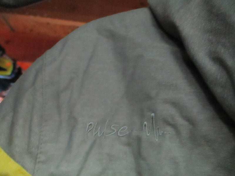 Load image into Gallery viewer, Used Pulse Youth Medium 12/14 Winter Snow Jacket
