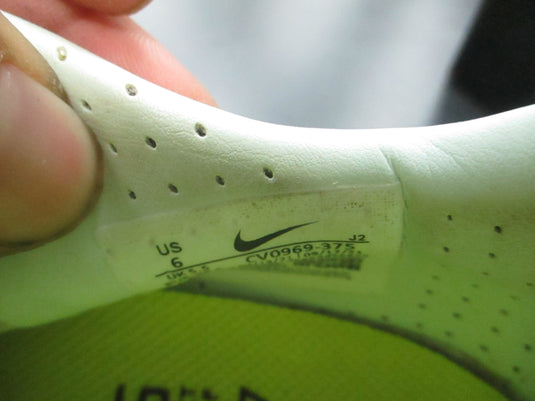Used Nike Mercurial MD S005 Size 6 Soccer Cleats