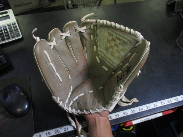 Load image into Gallery viewer, Used Easton Fundamental FMFP12 12" LHT Glove
