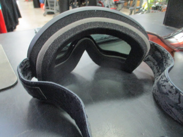 Load image into Gallery viewer, Used Spy Snow Goggles w/ Spare Lens
