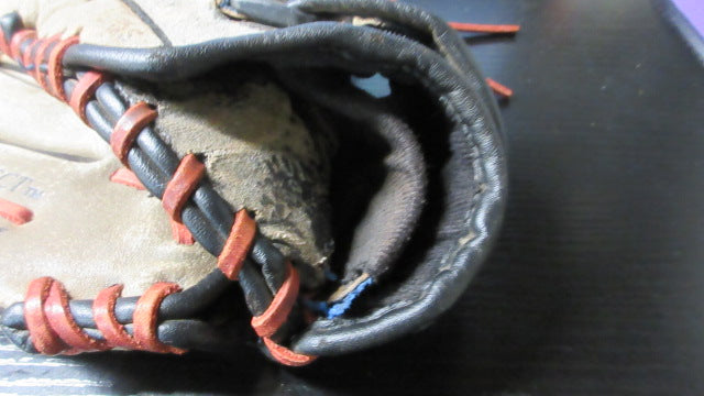 Load image into Gallery viewer, Used Mizuno Prospect Power Close 11&quot; Glove - LHT - broken strap
