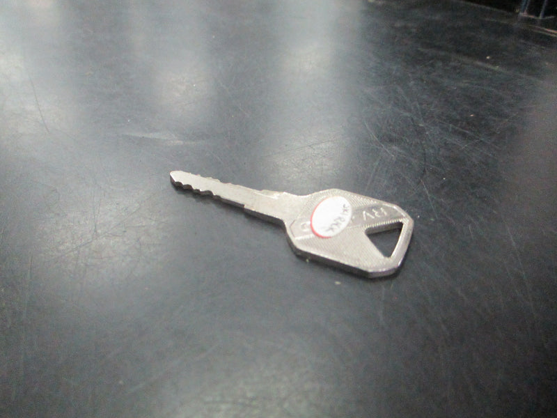 Load image into Gallery viewer, Used Inno Nexess Universal Ski Rack W/ Key
