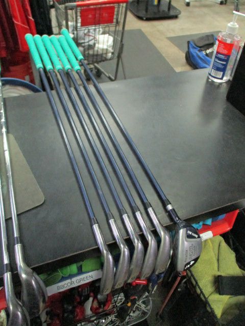 Used Magnaflite MXL Ladies Iron Set 7,8,9 Irons P-S Wedge and 4 Hybrid RH