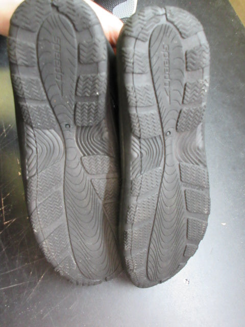 Load image into Gallery viewer, Used Speedo Suferwalker Water Shoes - Size Large
