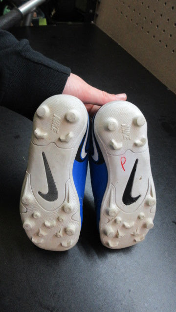 Load image into Gallery viewer, Used Nike Tiempo Legend Soccer Shoes - Size Youth 11
