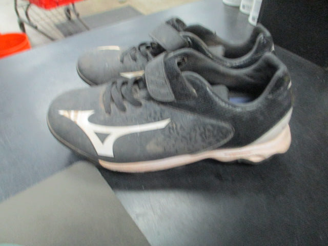 Load image into Gallery viewer, Used Mizuno Size 3 Cleats
