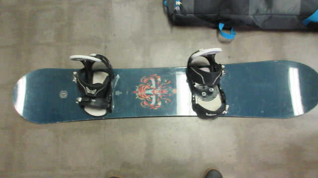 Load image into Gallery viewer, Used Burton Canyon 156cm Snowboard With Burton Bindings
