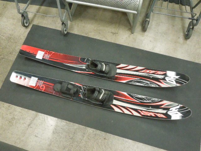 Load image into Gallery viewer, Used HO Blast 67 Super V Bottom Sport Series Complete Waterskis
