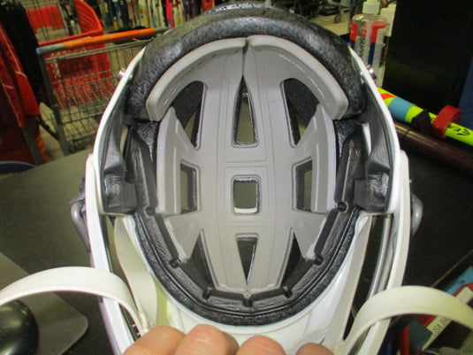 Used Cascade CPVR Lacrosse Helmet with Chinstrap Adjustable Crown Size M/L