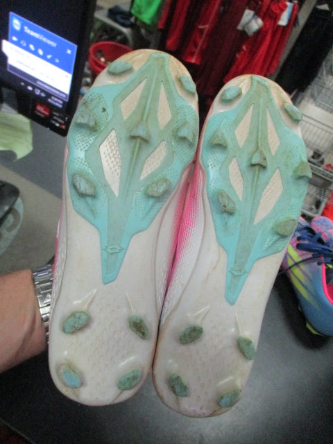 Load image into Gallery viewer, Used Lotto Size 4 Soccer Shoes Pink
