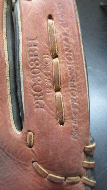 Load image into Gallery viewer, Used Custom 11" Glove - RHT
