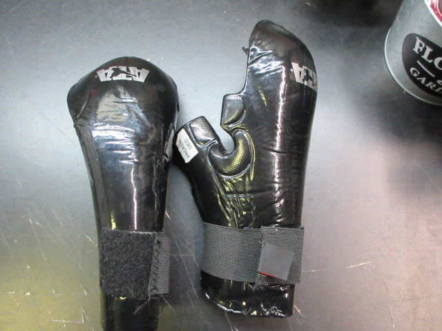 Load image into Gallery viewer, Used ATA Martial Arts Foam Punch Gloves - Medium
