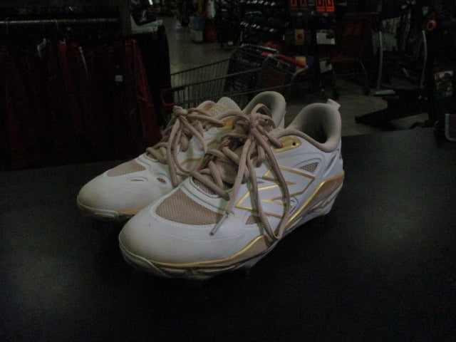 Load image into Gallery viewer, Used New Balance Velo V4 Metal Baseball Cleats Size 7.5
