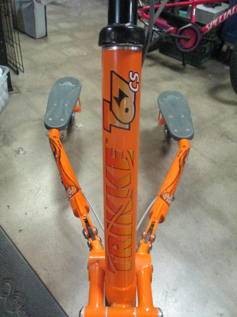 Load image into Gallery viewer, Used T67 CS TRIKKE 3 Wheeled Scooter
