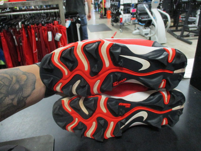 Load image into Gallery viewer, Used Nike FastFlex Cleats size 3y
