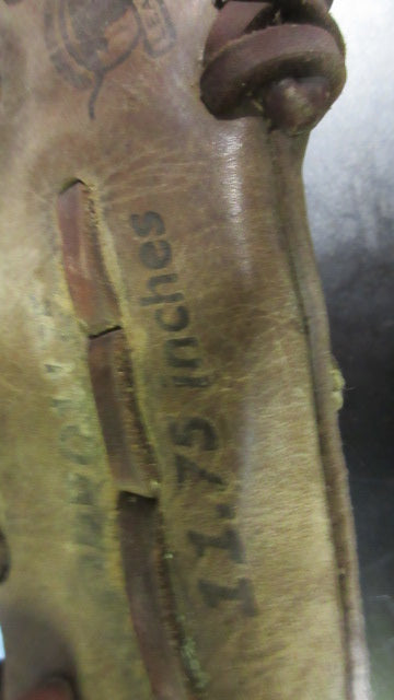 Load image into Gallery viewer, Used Louisville Slugger TPX OMAHA 11.5&quot; Baseball/Softball Glove
