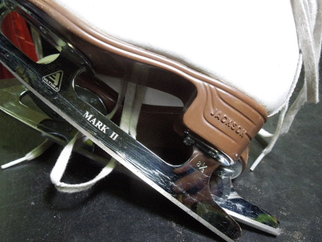 Load image into Gallery viewer, Used Jackson Ultima Ice Skates with Mk II Blade Size 2
