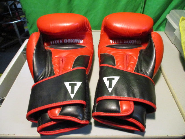 Load image into Gallery viewer, Used Title Boxing 24OZ Training Boxing Gloves
