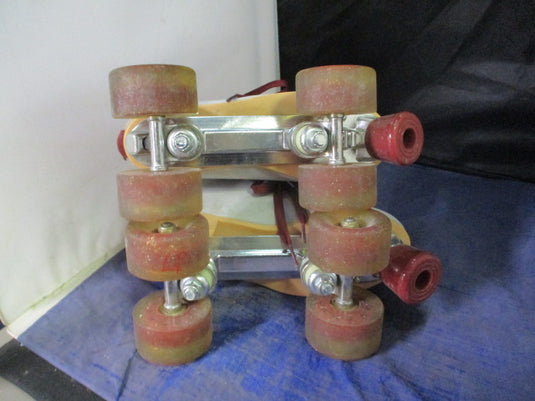 Used Candi Girl Carlin Quad Roller Skates Womens Size 7 - small smudges