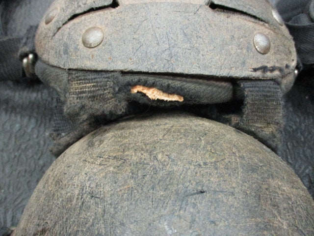 Load image into Gallery viewer, Used Easton Youth Catchers Shin Guards (Cracked)- (Has Wear)

