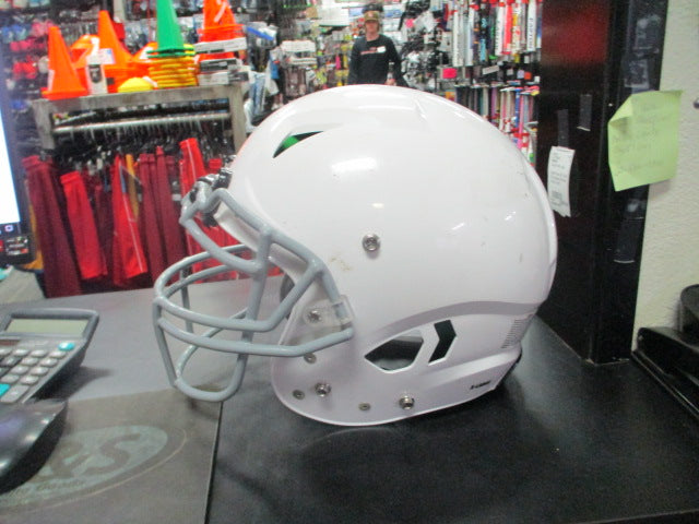 Load image into Gallery viewer, Used Schutt Vengeance A3+ Youth XL Football Helmet (Jaw Pads Behind Counter)
